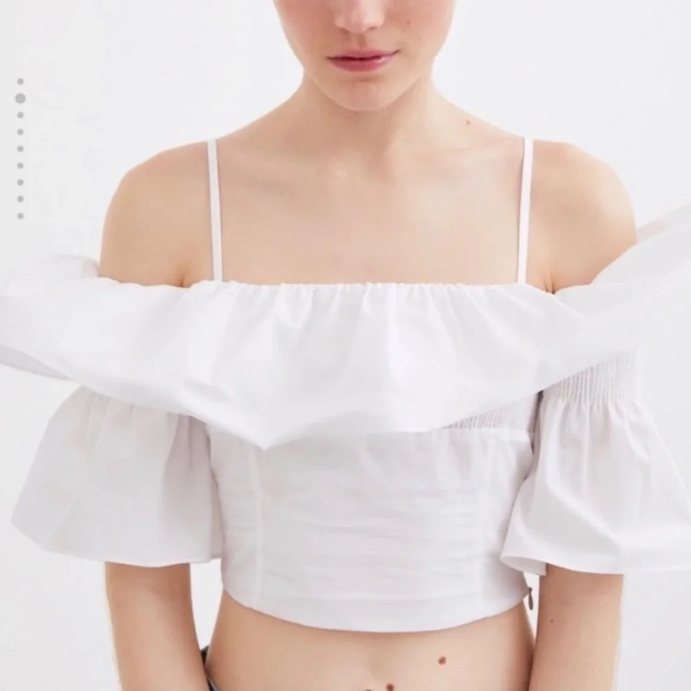 Zara off shoulder ruffle white cropped top